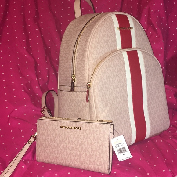 MICHAEL MICHAEL KORS Large Back Pack with Wristlet - Picture 7 of 8